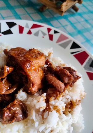 A picture of Chicken adobo with Chicken gizzard and liver.