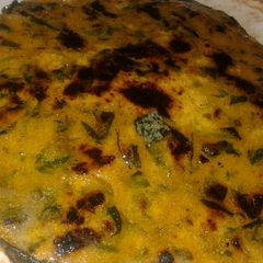 A picture of Mathi wali makki ki roti.