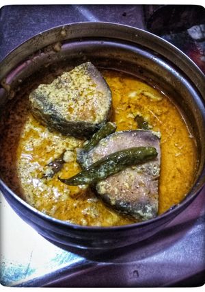 A picture of Ilish bhapa.