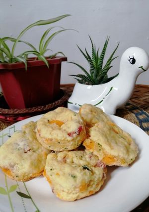 Una foto de Scones de cheddar y panceta!