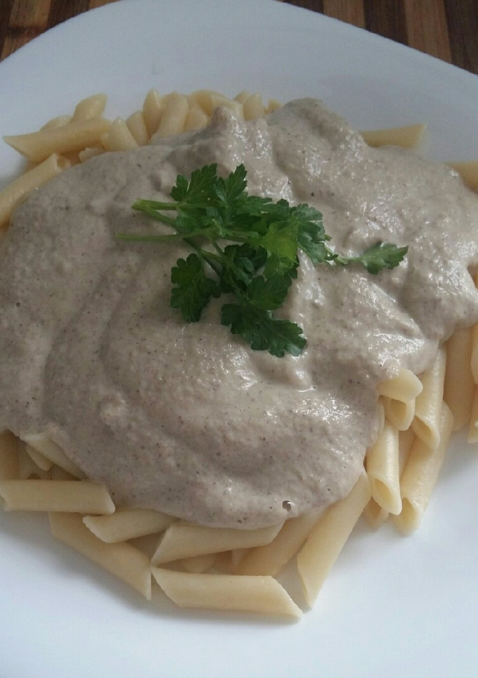Una foto de Macarrones con salsa de champiñones frescos