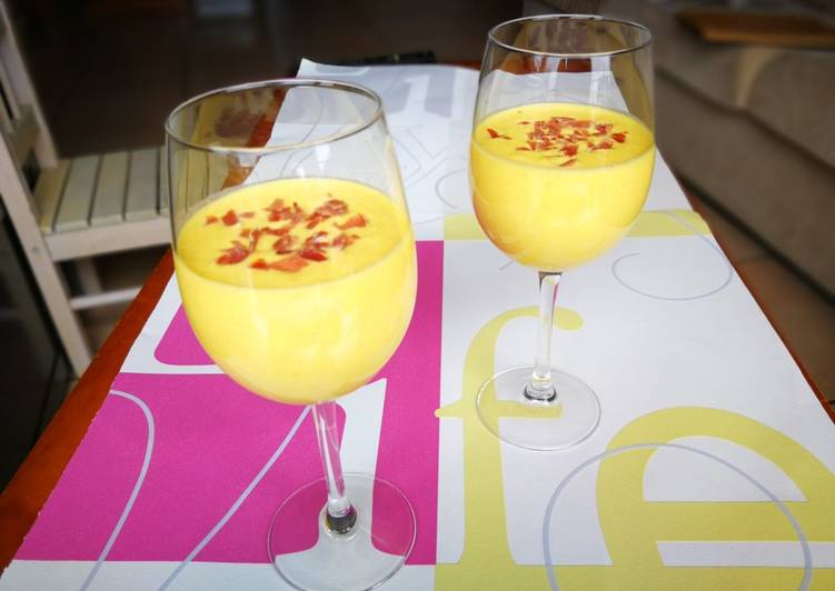 Gazpacho de mango con jamón curado