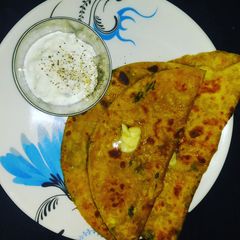 A picture of Dal thepla.