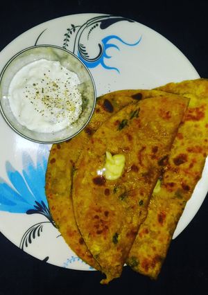 A picture of Dal thepla.