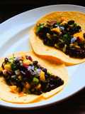 Tacos de azukis, aguacate y mango 🌮