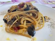 Una foto di linguine al limone