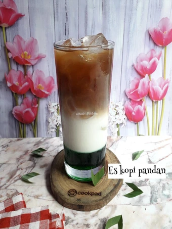 Cara Mudah Menyiapkan Resep Es kopi pandan yang Bikin Ngiler Anti Ribet, Bisa Manjain Lidah