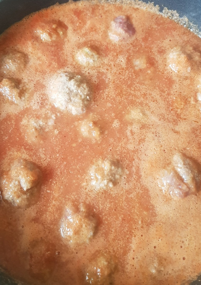 Una foto de Albóndigas con arroz en caldillo con chipotle