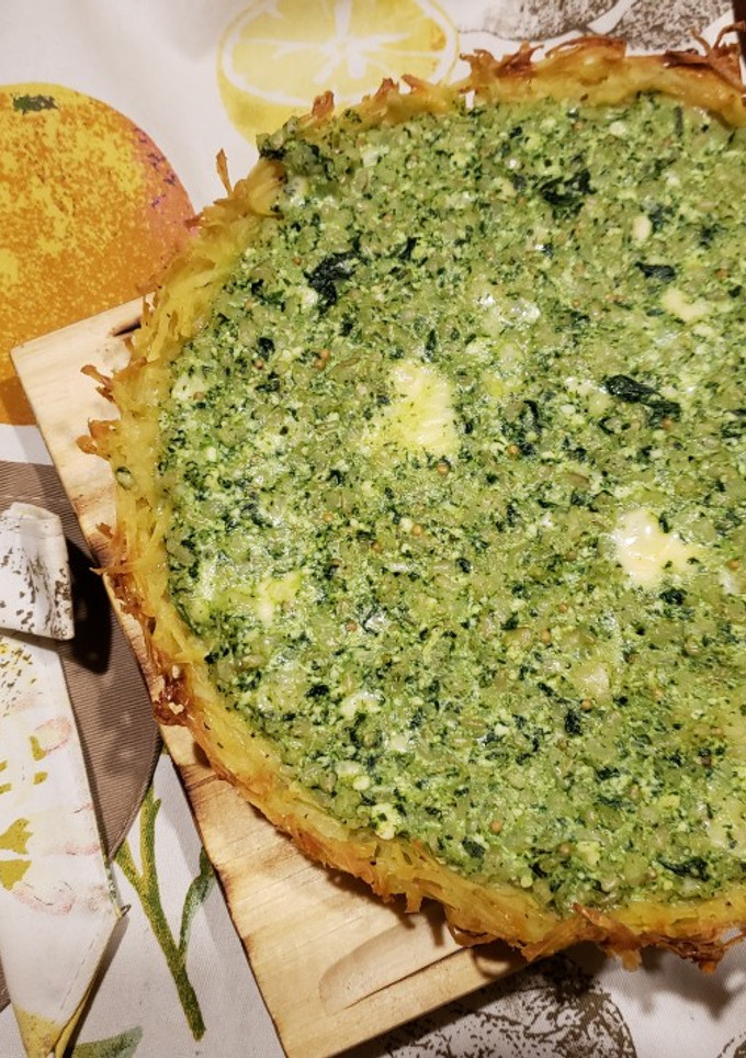 Una foto de Tarta de verdura con base de papa😋