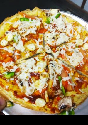 A picture of Egg pizza.