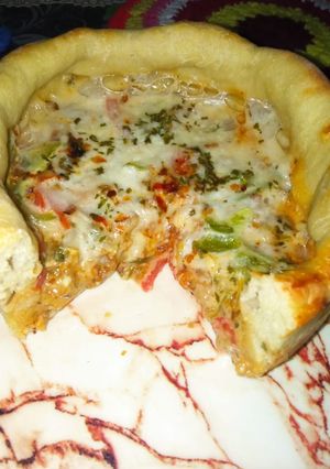 A picture of Deep dish kabab pizza.