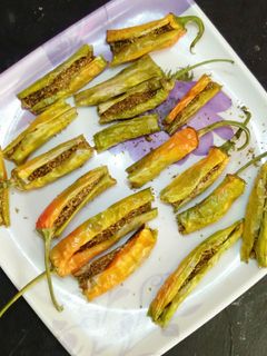 सांडगी मिरची (Sandgi mirchi recipe in marathi) रेसिपी चे मुख्य फोटो