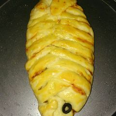 A picture of Fish pizza bread.