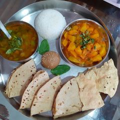 A picture of Tyohar ki thali.