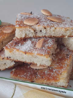 Una foto de Torta de aceite -de la Axarquía malagueña-