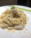 Pasta con bechamel y pollo