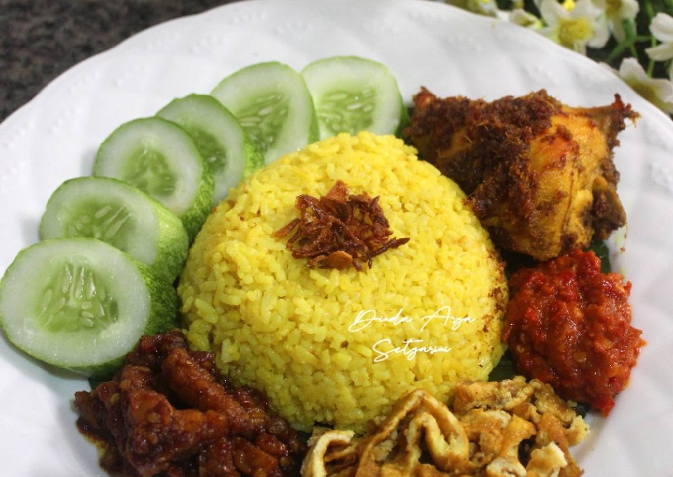 Nasi Kuning Komplit