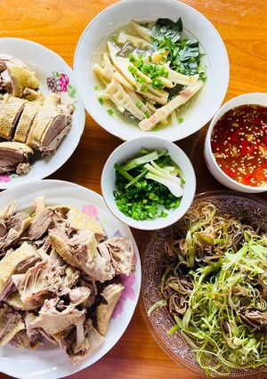 Hình của món Miến và bún măng vịt.