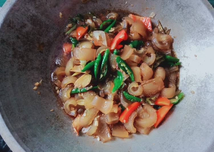 makanan Oseng kikil kesukaan suami yang bikin betah