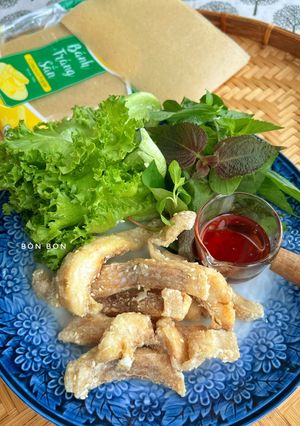 Hình của món Cá Diêu Hồng Chiên Mè Cuốn Bánh Tráng Sắn.