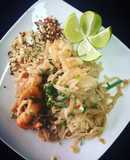 Pad Thai con camarón y pollo