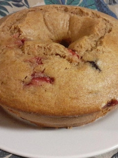 Una foto de Budín de frutillas y arándanos!! 🍓🫐