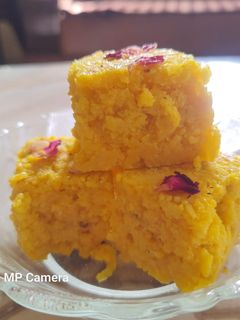 ટોપરા પાક (Topra Paak Recipe In Gujarati) રેસીપી મુખ્ય ફોટો
