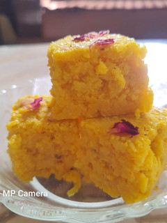 ટોપરા પાક (Topra Paak Recipe In Gujarati) રેસીપી મુખ્ય ફોટો