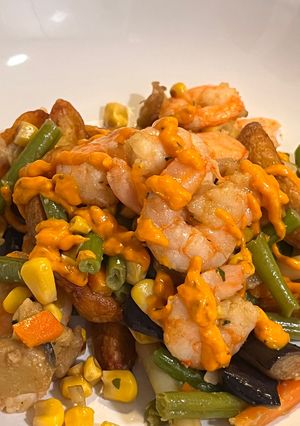 Una foto de Ensalada de gambas y patatas gajo