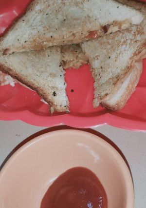 मैगी सैंडविच (Maggi sandwich recipe in Hindi) रेसिपी मुख्य फोटो
