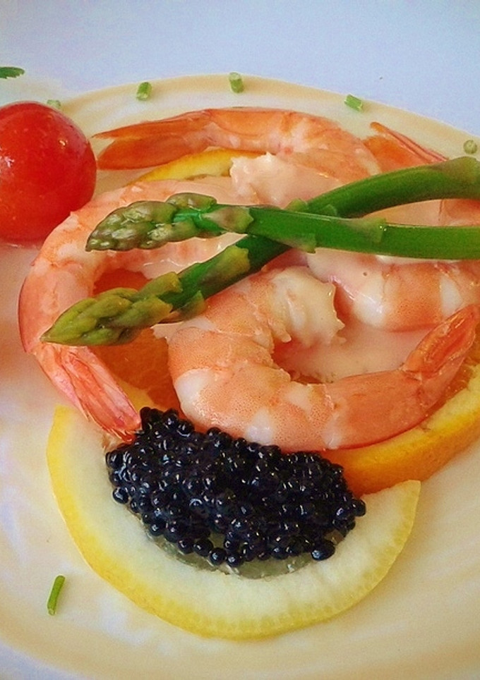 Una foto de Langostinos cocidos con mayonesa de aceite de marisco