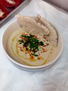 Una foto de Hummus libanés