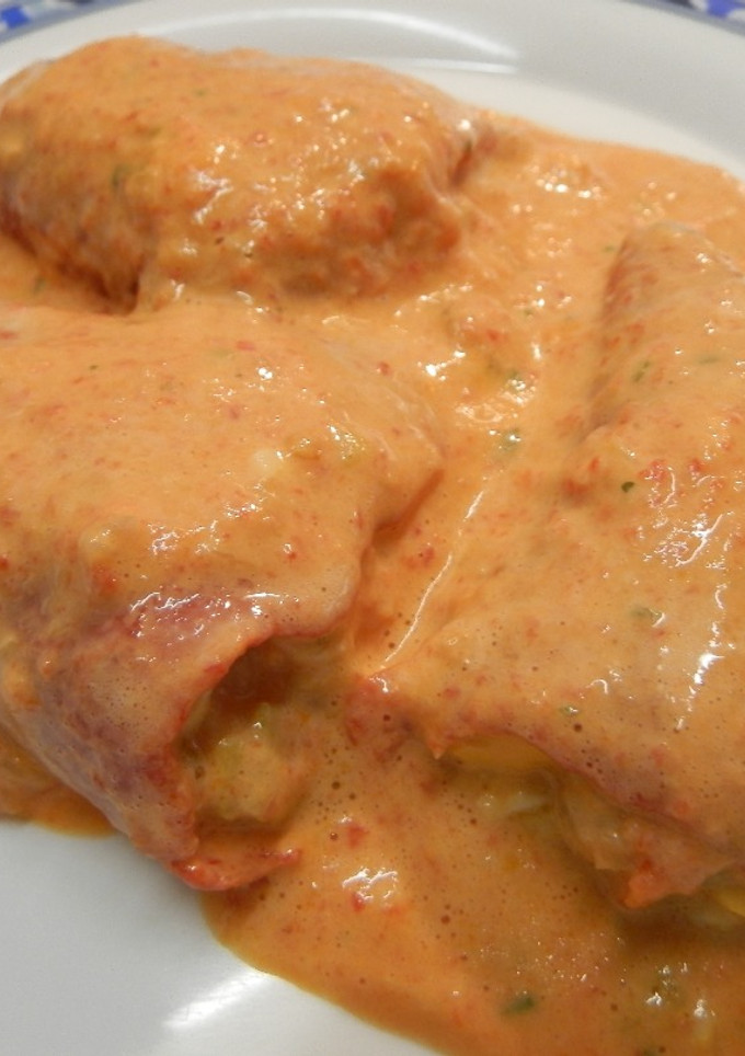 Una foto de Pimientos del piquillo rellenos de gambas