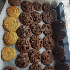 A picture of Choco chip cookies kids tasty snack.