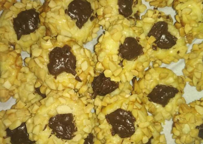 Peanut choco thumbprint cookies