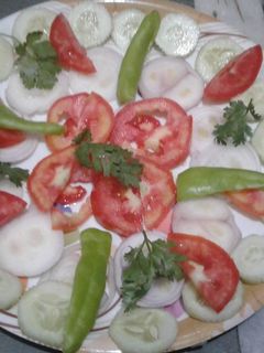 સલાડ (Salad Recipe In Gujarati) રેસીપી મુખ્ય ફોટો