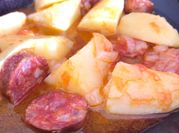 Una foto de patata con chorizo en olla express
