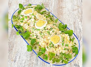 Une photo de Salade de riz au thon et aux œufs