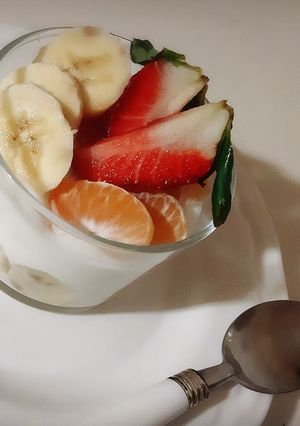 Une photo de Yaourt aux fruits frais ❤
