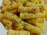 Tortiglioni alla crema di asparagi gamberetti fonduta di parmigiano reggiano