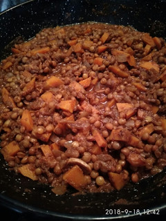 Una foto de Curry de lentejas y pollo