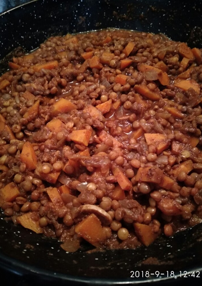 Una foto de Curry de lentejas y pollo