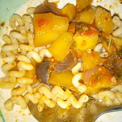 Macaroni with potatoes sauce A picture of Macaroni with potatoes sauce.