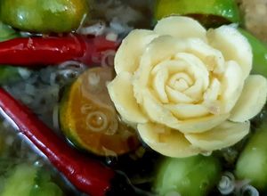 Hình của món Chân gà ngâm xoài keo.