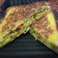 A picture of Leftover Maggi Sandwich.