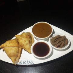 A picture of Punjabi aloo samosa.