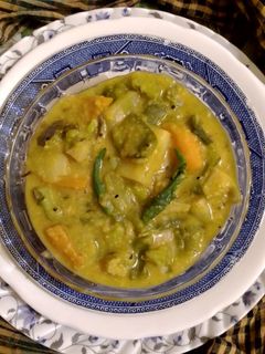 শীতের সব্জী দিয়ে মুগ মসুর ডাল (shiter sabji diye moong dal recipe in Bengali) রেসিপির প্রধান ছবি
