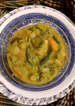 শীতের সব্জী দিয়ে মুগ মসুর ডাল (shiter sabji diye moong dal recipe in Bengali) রেসিপির প্রধান ছবি