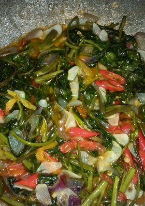 Foto resep Tumis kangkung bumbu iris