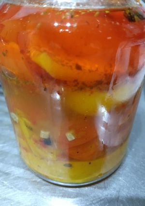 Una foto de Morrones en escabeche